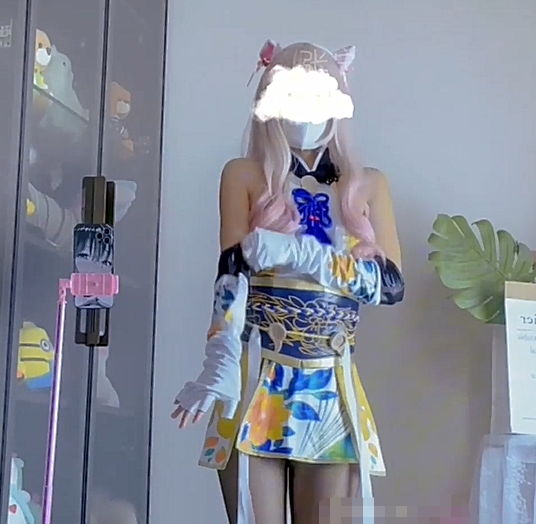 小仙云裸舞自慰